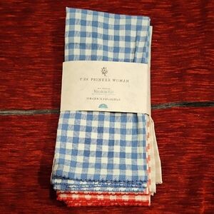 New Pioneer Woman Napkin set